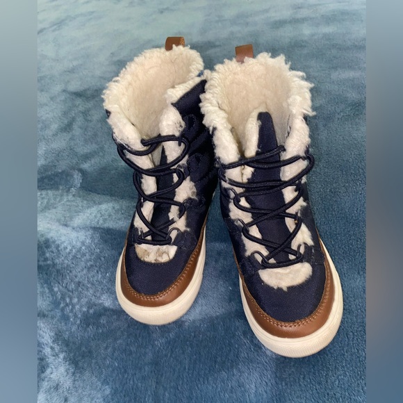 Old Navy Boots toddler size 7 - Picture 2 of 8